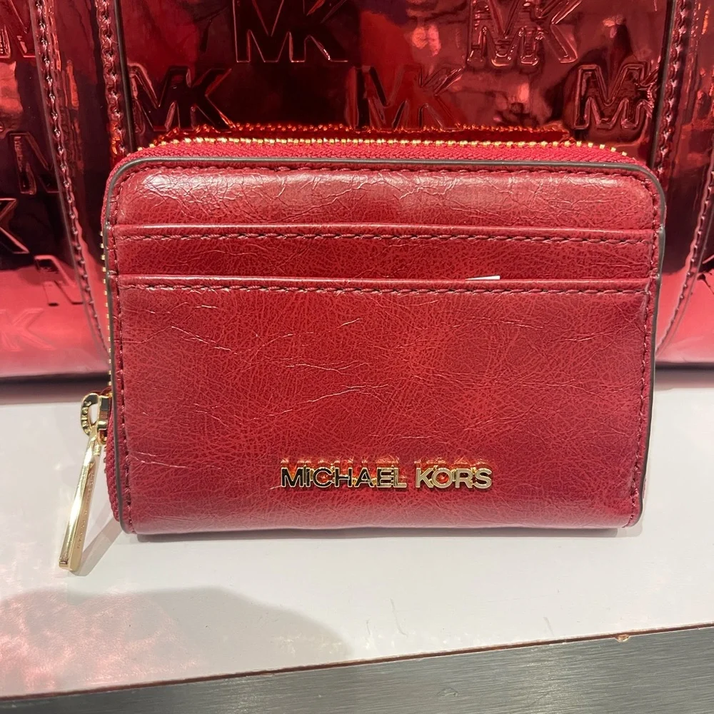 MICHAEL KORS Jet Set Medium Distressed Zip Around Card Case
Cherry
NWT - Picture 1 of 16
